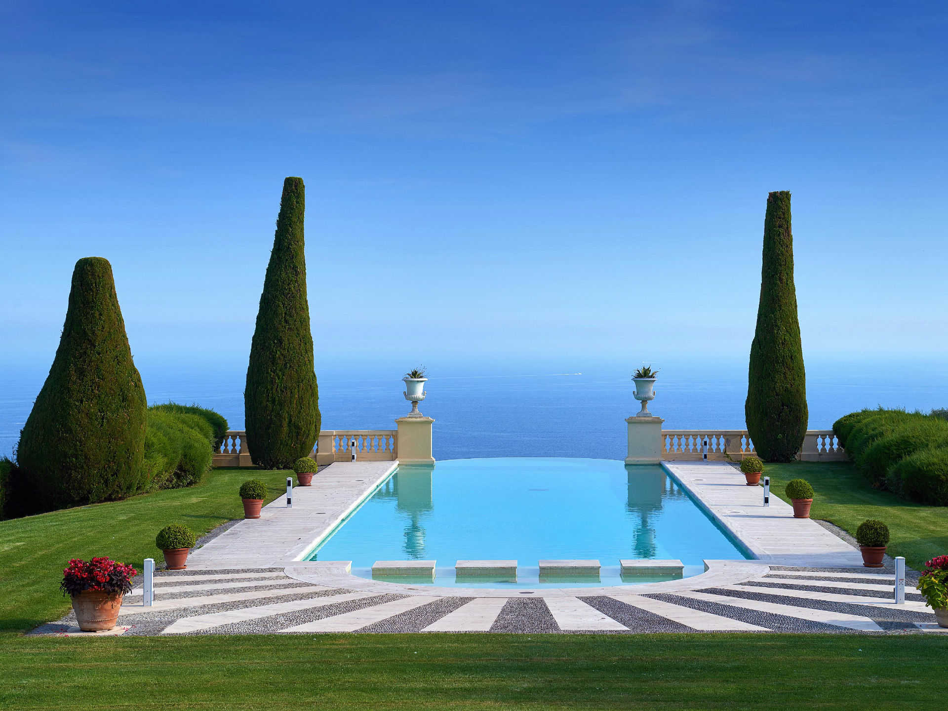 Castle of La Croix des Gardes, Cannes | Finest Residences