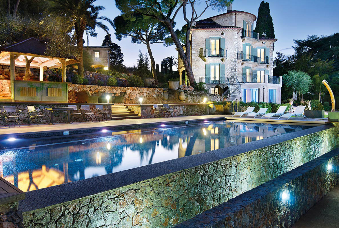 Luxury real estate in Nice | Chateau La Cima | Côte d'Azur Sotheby's International Realty • Peter Illovsky | Finest Residences