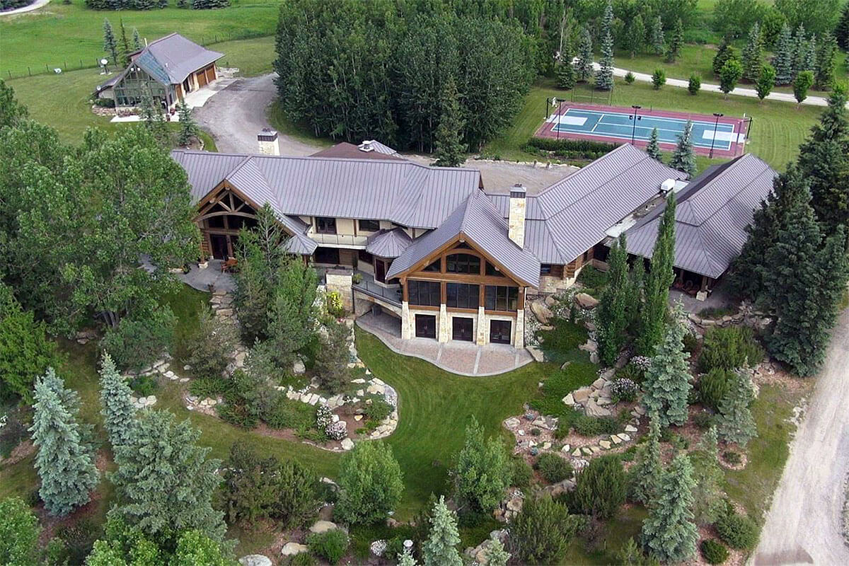 1-Kestrel Ridge Farm | Luxury Real Estate Calgary | Corinne Poffenroth | Sotheby's International Realty Canada | Finest Residences