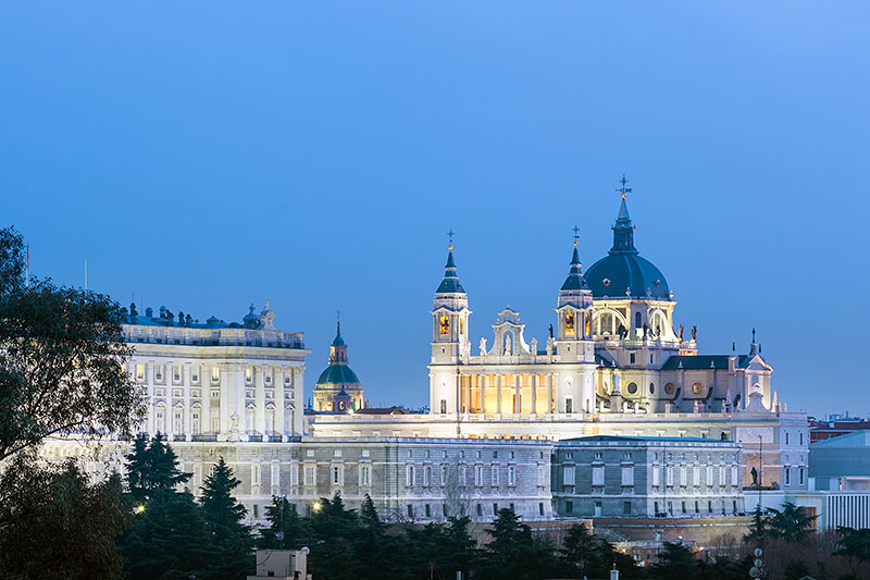 spanish residential real estate market | Almudena Cathedral and Royal Palace in Madrid, Spain | Finest Residences