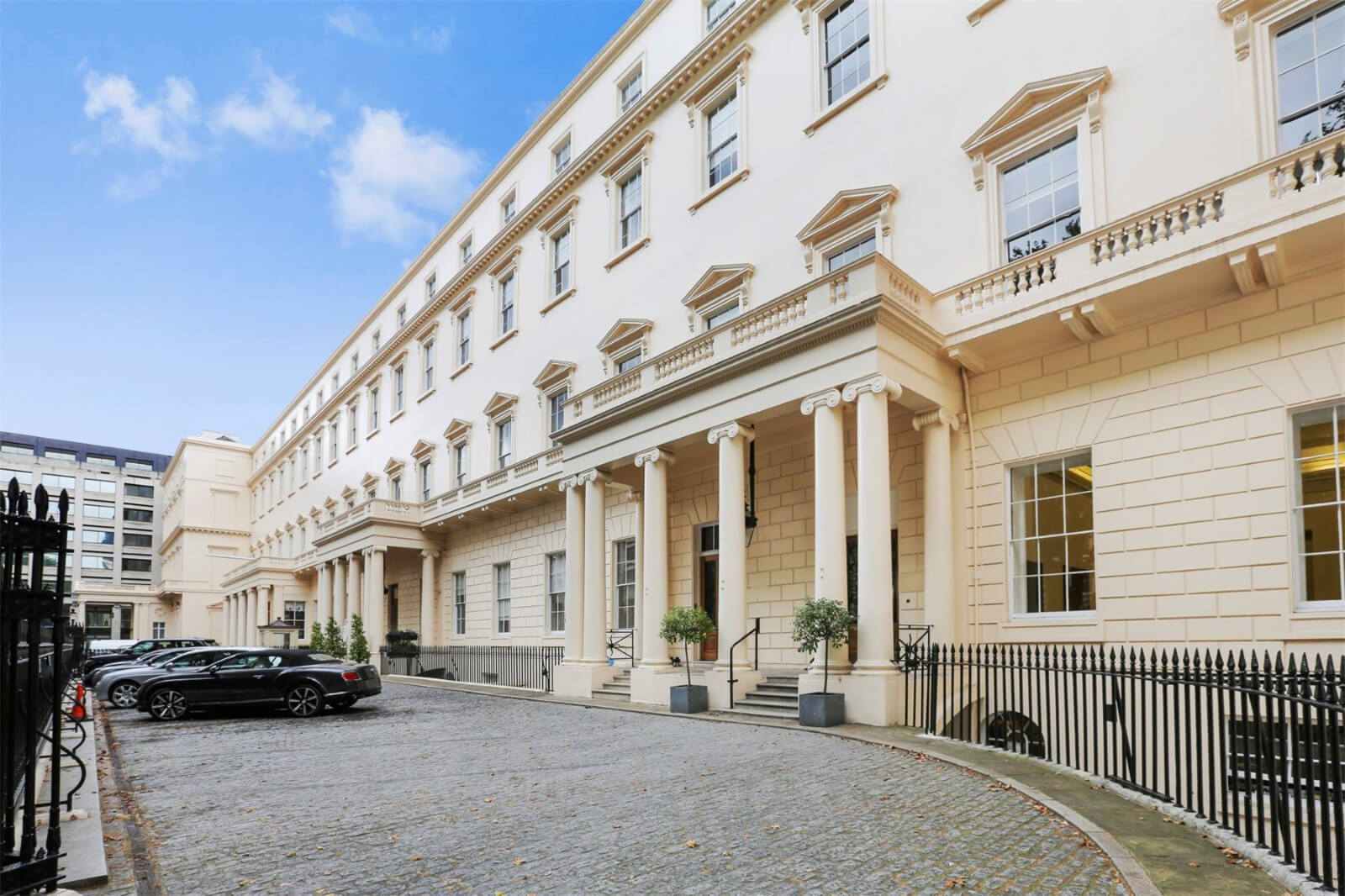 Carlton House Terrace, St James, London UK | Shereen Malik, United Kingdom Sotheby's International Realty | FINEST RESIDENCES