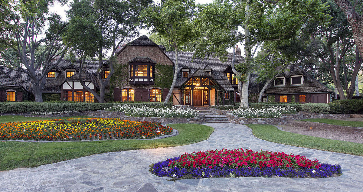Neverland, the iconic Sycamore Valley Ranch | A landscape | Presented by Suzanne Perkins, Compass | Finest Residences