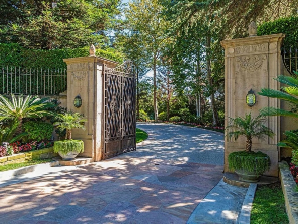 Casa Encatada, Luxury Mansion in Bel-Air, California, USA | Listed by Rick Hilton & Jeff Hyland • Hilton & Hyland | Finest Residences