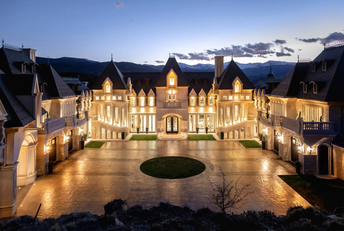 Chateau V, Evergreen, Colorado, USA | Listed by Whitney Cain & Jennifer Davenport | Liv Sotheby's International Realty | A Finest Residences Selection