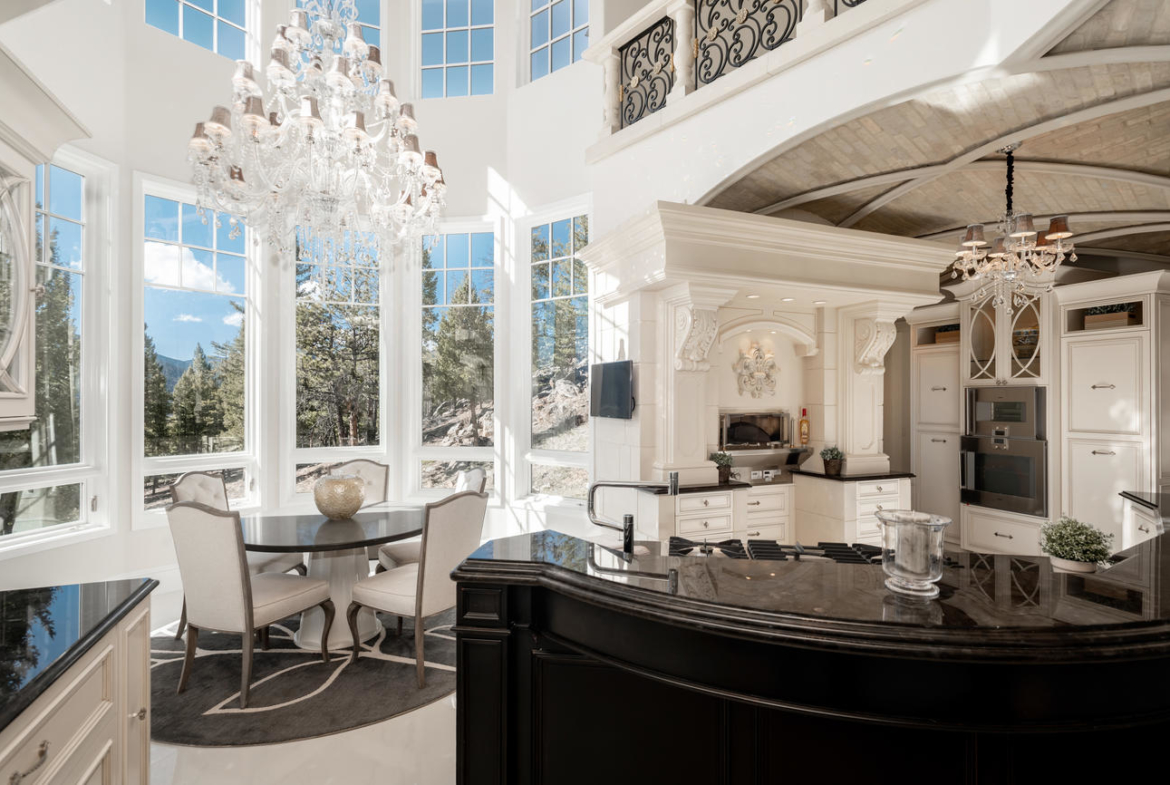 Chateau V, Evergreen, Colorado, USA | Listed by Whitney Cain & Jennifer Davenport | Liv Sotheby's International Realty | A Finest Residences Selection