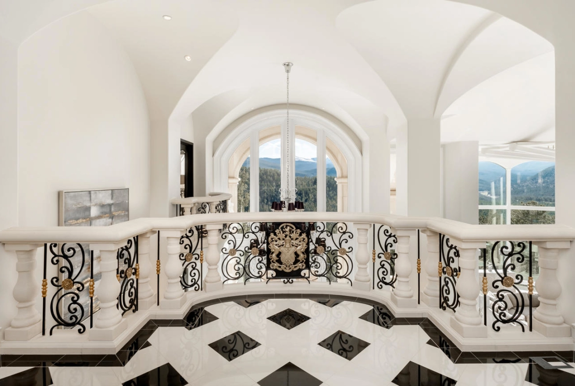 Chateau V, Evergreen, Colorado, USA | Listed by Whitney Cain & Jennifer Davenport | Liv Sotheby's International Realty | A Finest Residences Selection