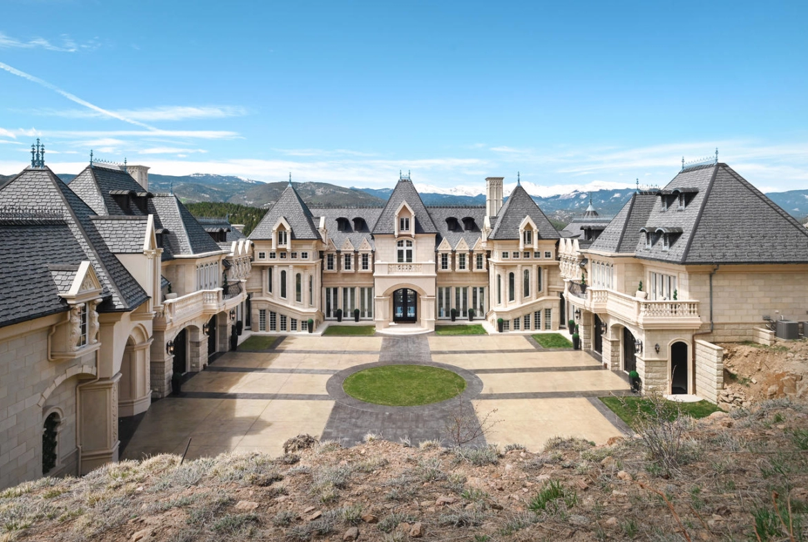 Chateau V, Evergreen, Colorado, USA | Listed by Whitney Cain & Jennifer Davenport | Liv Sotheby's International Realty | A Finest Residences Selection