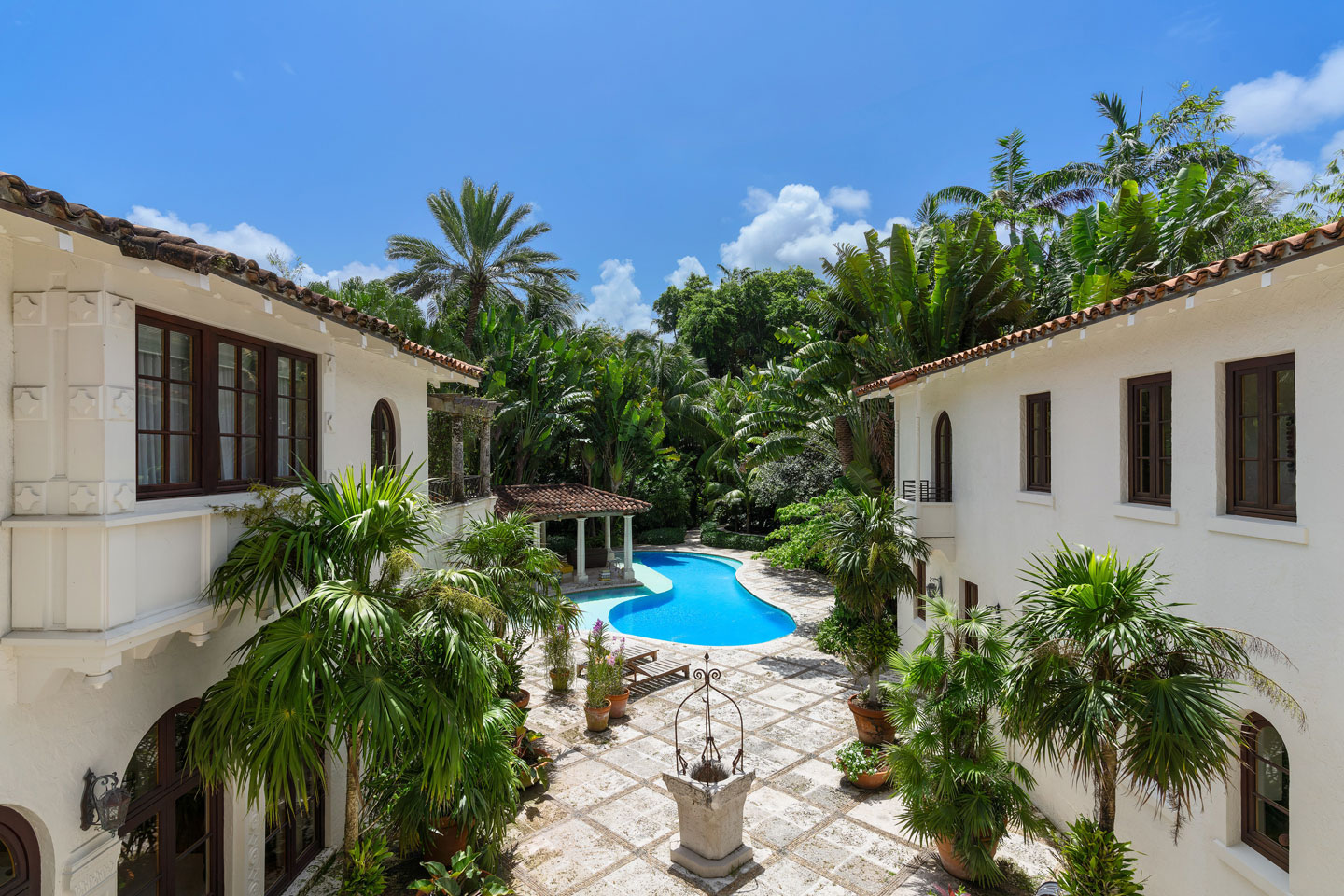 3725 Leafy Way, Coconut Grove, Miami, Florida, USA | A Pool View | Listed by Dennis Carvajal, Real Estate Agent, ONE Sotheby's International Realty | Finest Residences