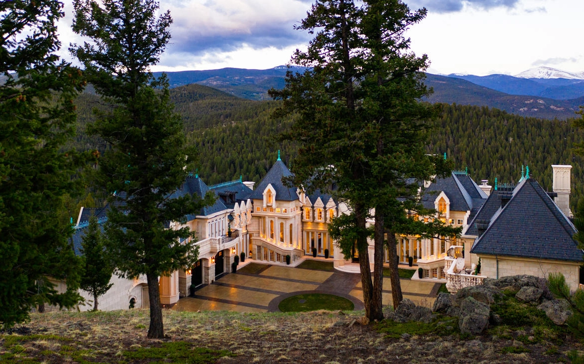 Chateau V, Evergreen, Colorado, USA | Listed by Whitney Cain & Jennifer Davenport | Liv Sotheby's International Realty | A Finest Residences Selection