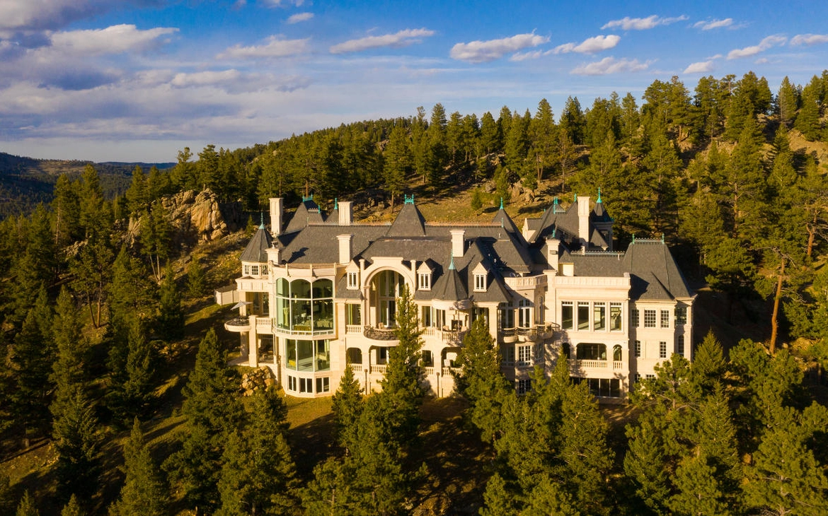 Chateau V, Evergreen, Colorado, USA | Listed by Whitney Cain & Jennifer Davenport | Liv Sotheby's International Realty | A Finest Residences Selection