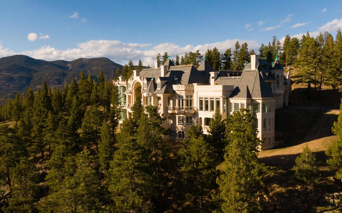 Chateau V, Evergreen, Colorado, USA | Listed by Whitney Cain & Jennifer Davenport | Liv Sotheby's International Realty | A Finest Residences Selection