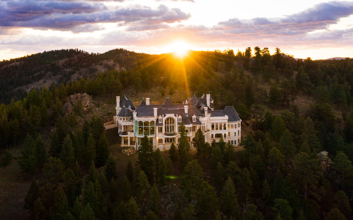 Chateau V, Evergreen, Colorado, USA | Listed by Whitney Cain & Jennifer Davenport | Liv Sotheby's International Realty | A Finest Residences Selection