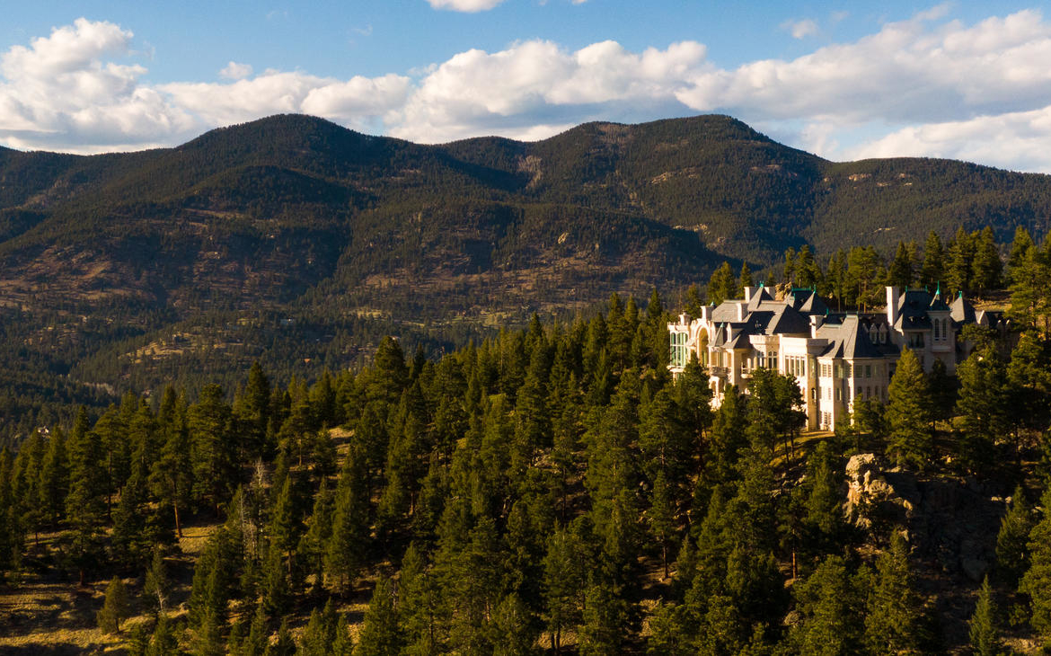 Chateau V, Evergreen, Colorado, USA | Listed by Whitney Cain & Jennifer Davenport | Liv Sotheby's International Realty | A Finest Residences Selection