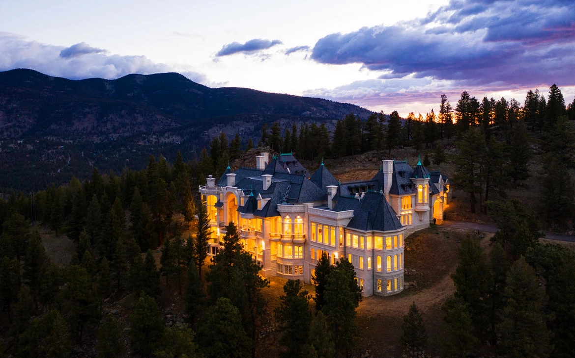 Chateau V, Evergreen, Colorado, USA | Listed by Whitney Cain & Jennifer Davenport | Liv Sotheby's International Realty | A Finest Residences Selection