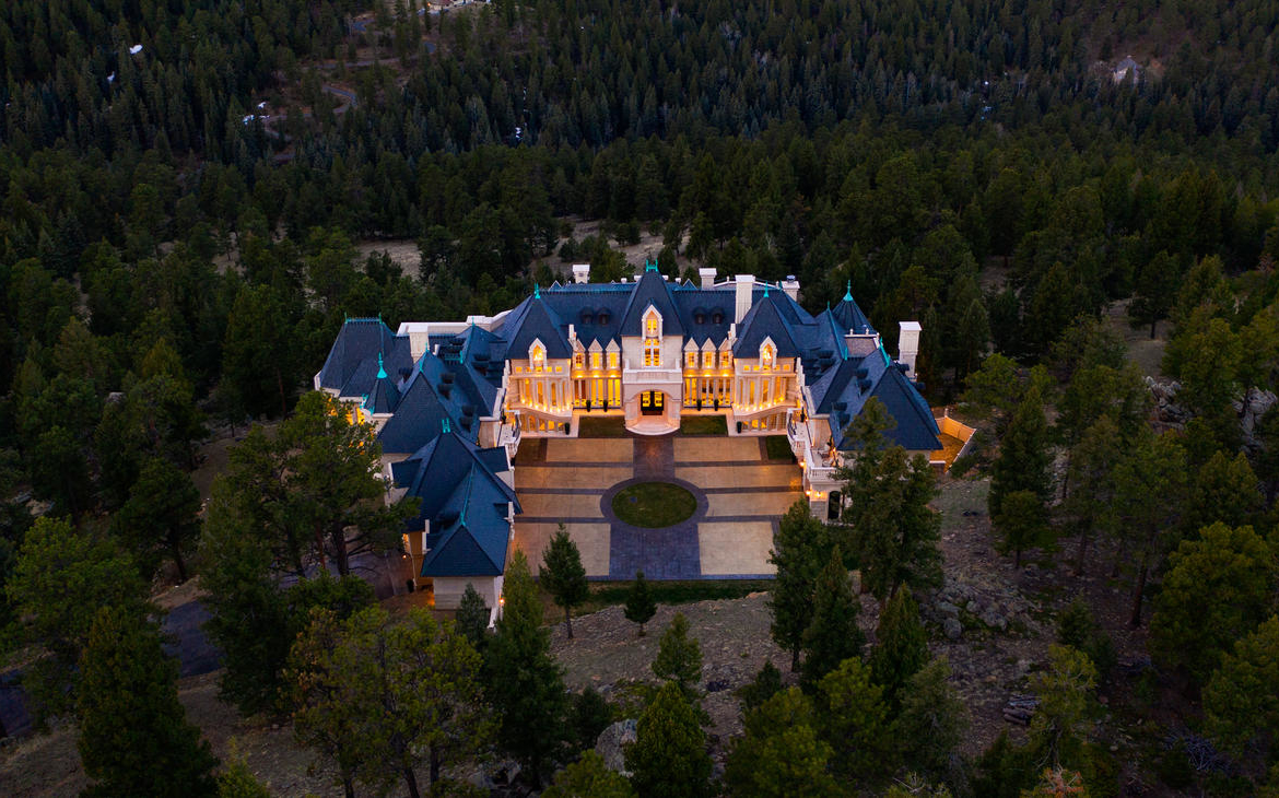 Chateau V, Evergreen, Colorado, USA | Listed by Whitney Cain & Jennifer Davenport | Liv Sotheby's International Realty | A Finest Residences Selection