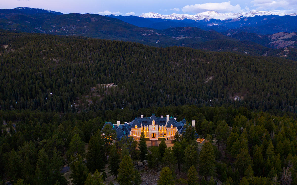 Chateau V, Evergreen, Colorado, USA | Listed by Whitney Cain & Jennifer Davenport | Liv Sotheby's International Realty | A Finest Residences Selection