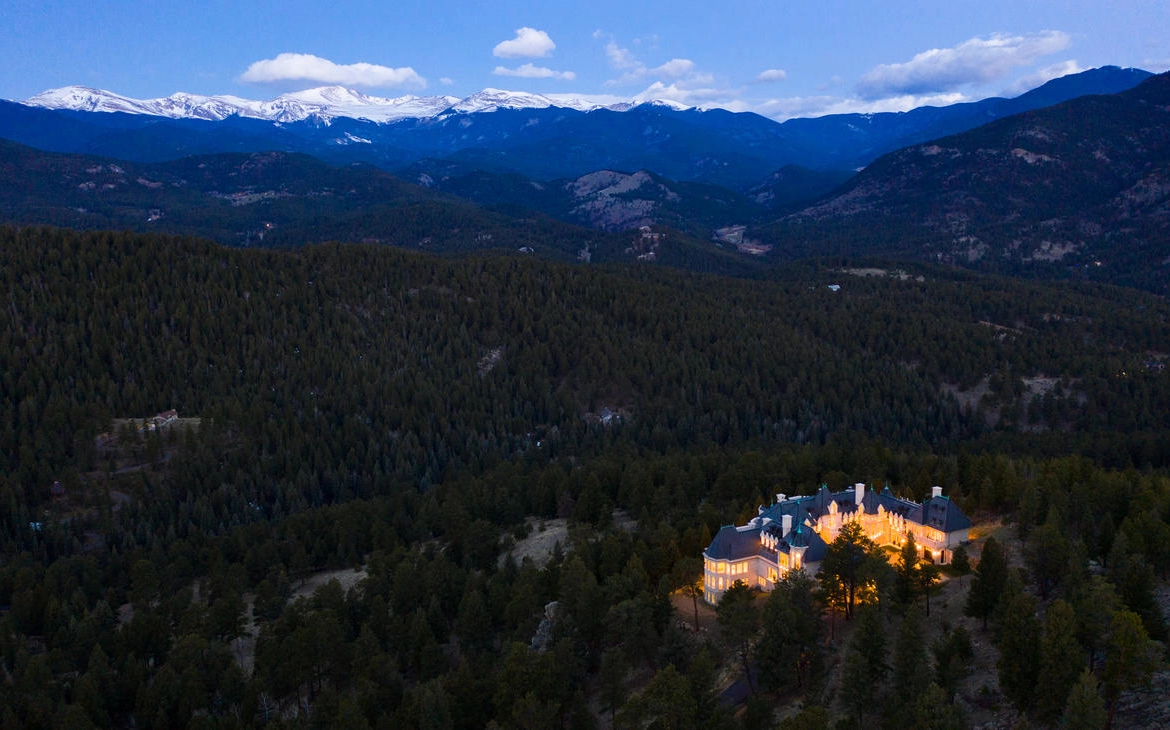 Chateau V, Evergreen, Colorado, USA | Listed by Whitney Cain & Jennifer Davenport | Liv Sotheby's International Realty | A Finest Residences Selection