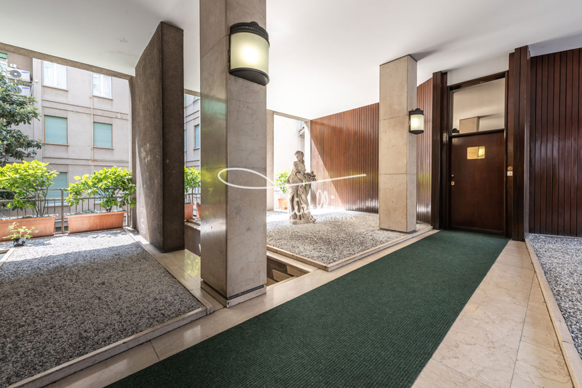 Elegant Condo in Piazza Sant'Erasmo, Milan, Italy, Listed For Rent by Marco Ettore Tirelli, CEO of Tirelli & Partners.