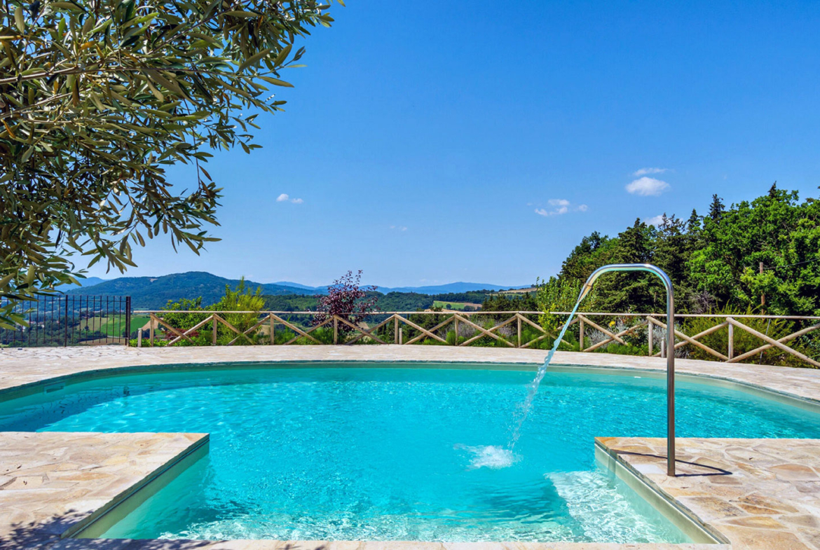 Rolling Over, Superb Property For Rent in Montone, Italy | Luxury Vacation Rental in Italy | Finest Residences