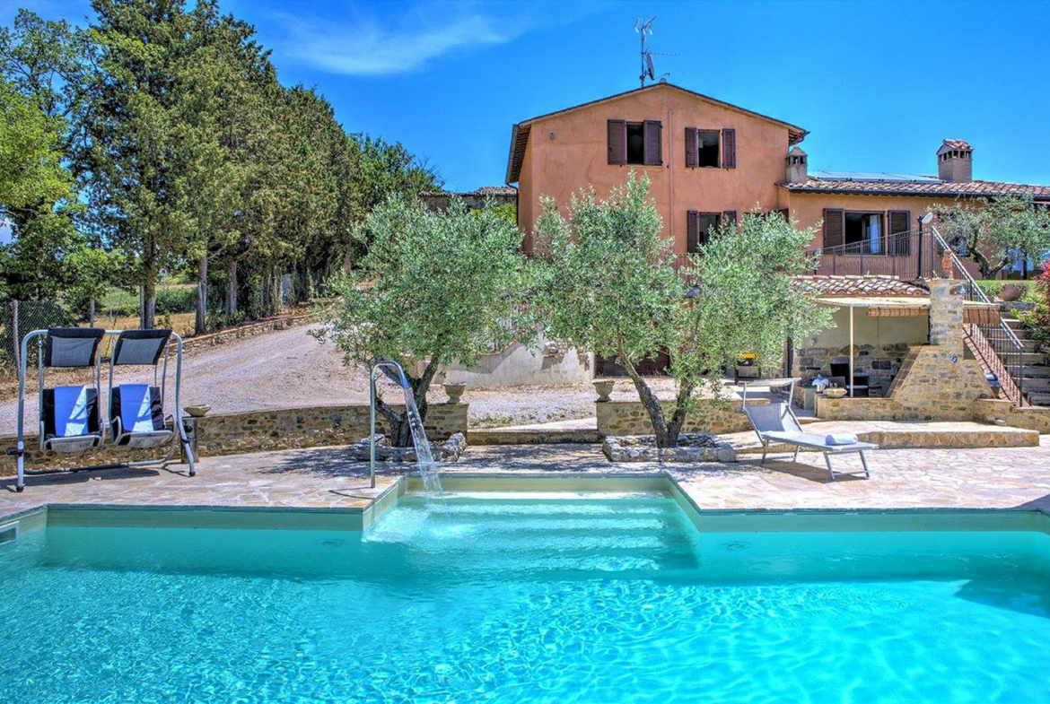 Rolling Over, Superb Property For Rent in Montone, Italy | Luxury Vacation Rental in Italy | Finest Residences