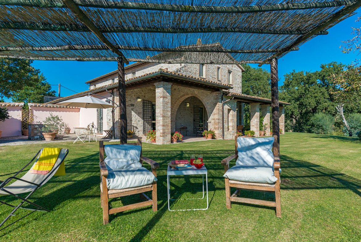 Casa Cicognola, Luxury Villa For Rent in Umbria, Italy | Luxury Vacation Rental in Italy | Finest Residences