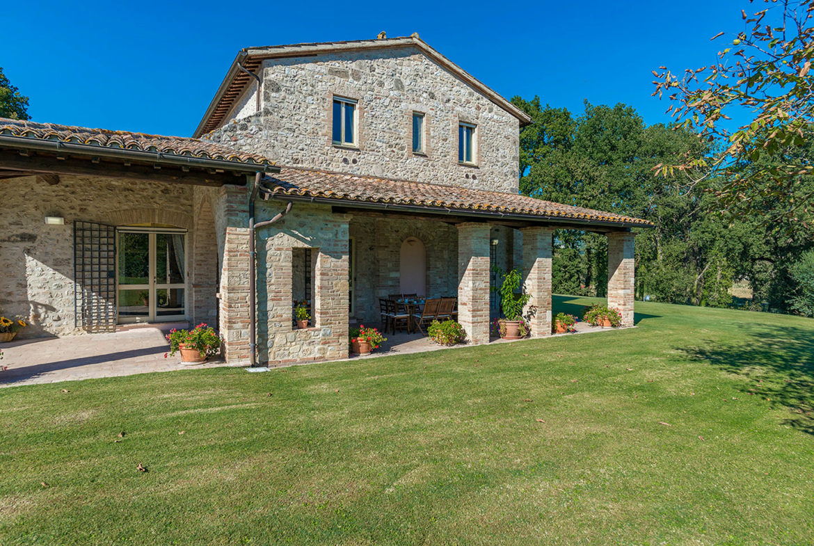 Casa Cicognola, Luxury Villa For Rent in Umbria, Italy | Luxury Vacation Rental in Italy | Finest Residences