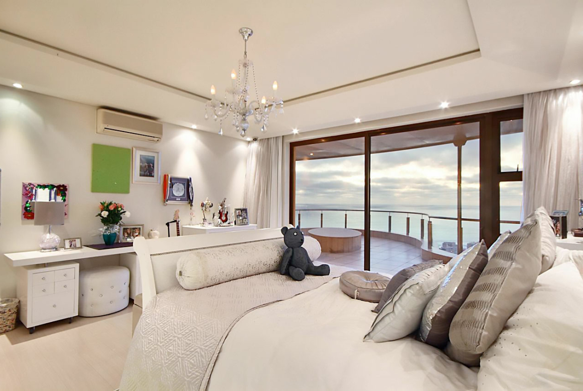 Luxury 5-bed property in Fresnaye, Cape Town, South Africa | Listed by Glenn Goldberg, Jawitz Properties | Finest Residences
