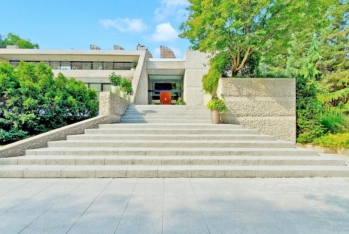 30 High Point Rd, Toronto, Canada, Luxury Property in Toronto, Canada | Listed by Andy Taylor • Sotheby's International Realty Canada | Finest Residences