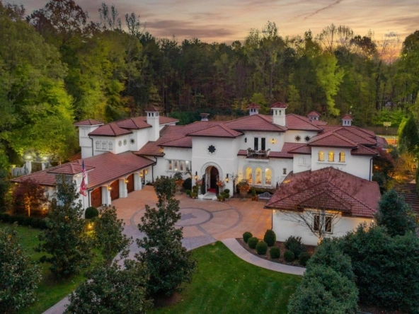 8371 Providence Road, Charlotte, NC, A luxury Mediterranean-style, Mizner-inspired property. Presented by Liza Caminiti, Senior Broker-in-Charge at Ivester Jackson | Christie’s International Real Estate • FINEST RESIDENCES