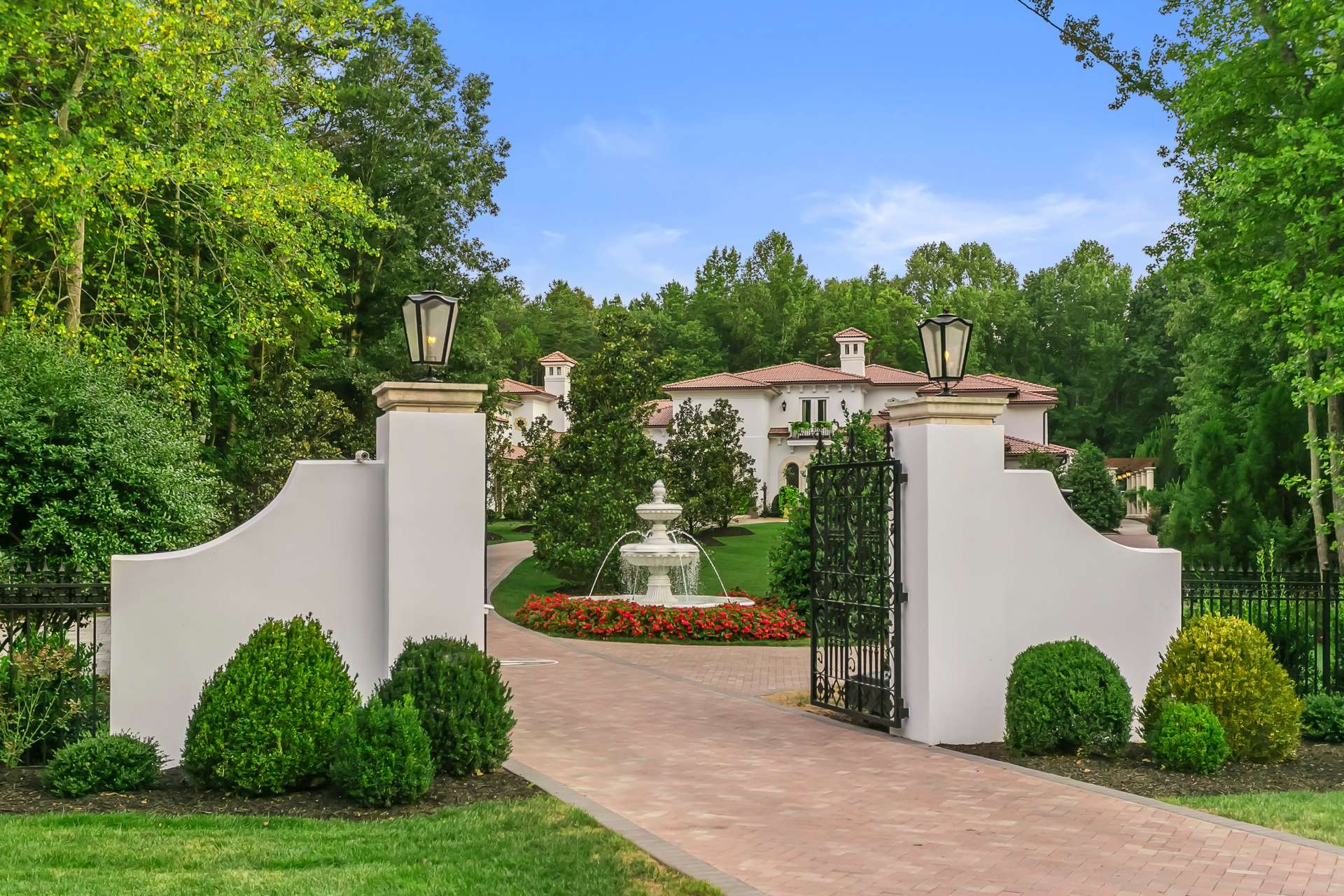 8371 Providence Road, Charlotte, NC, A luxury Mediterranean-style, Mizner-inspired property. Presented by Liza Caminiti, Senior Broker-in-Charge at Ivester Jackson | Christie’s International Real Estate • Buyer's Transactional Attorney: Aaron Lindquist | FINEST RESIDENCES