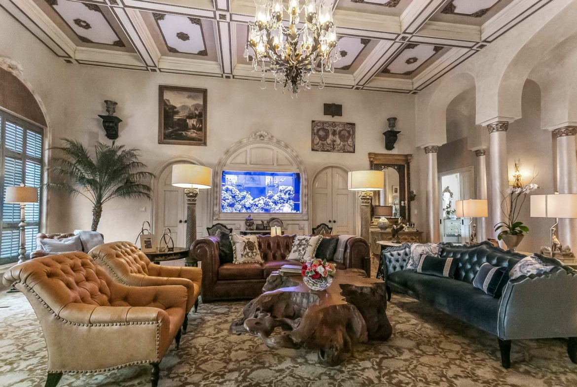 8371 Providence Road, Charlotte, NC, A luxury Mediterranean-style, Mizner-inspired property. Presented by Liza Caminiti, Senior Broker-in-Charge at Ivester Jackson | Christie’s International Real Estate • FINEST RESIDENCES