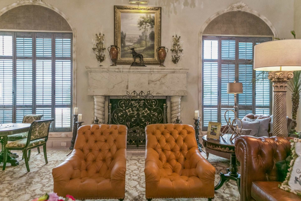 8371 Providence Road, Charlotte, NC, A luxury Mediterranean-style, Mizner-inspired property. Presented by Liza Caminiti, Senior Broker-in-Charge at Ivester Jackson | Christie’s International Real Estate • FINEST RESIDENCES