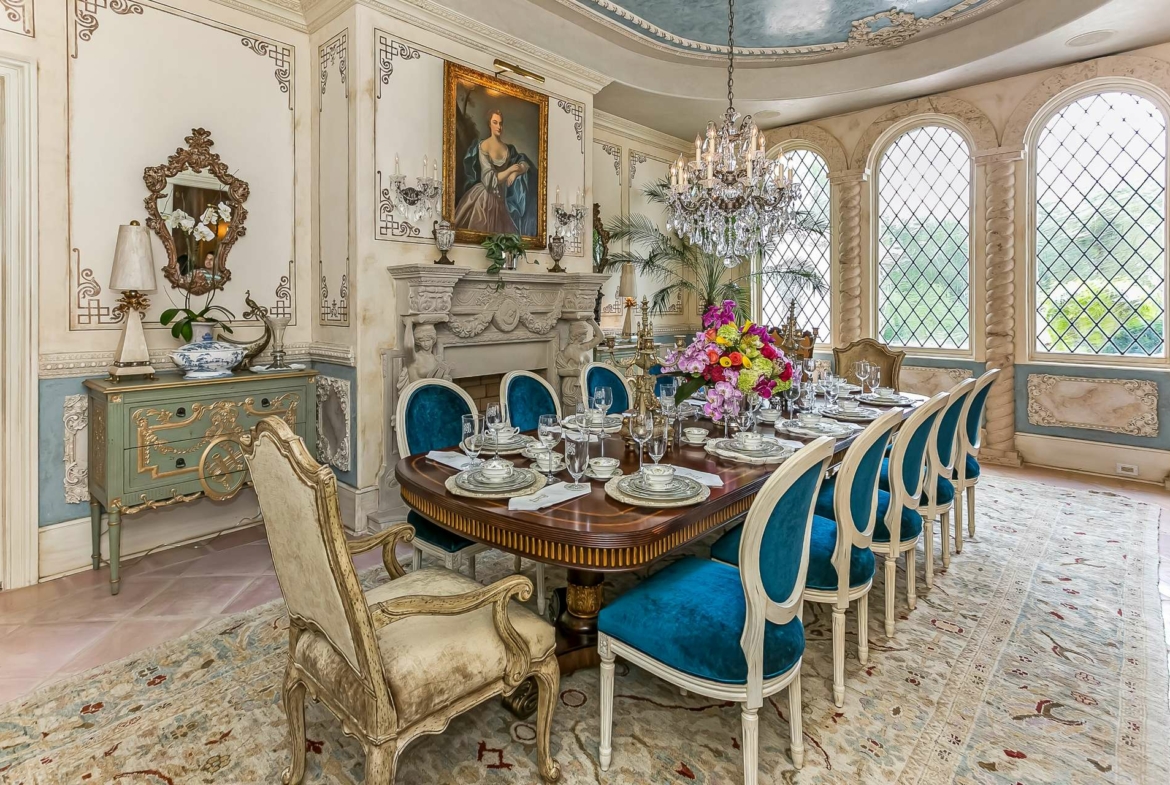 8371 Providence Road, Charlotte, NC, A luxury Mediterranean-style, Mizner-inspired property. Presented by Liza Caminiti, Senior Broker-in-Charge at Ivester Jackson | Christie’s International Real Estate • FINEST RESIDENCES