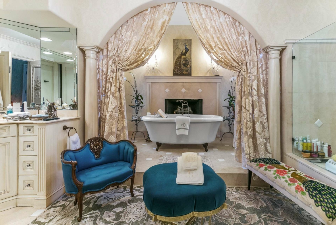 8371 Providence Road, Charlotte, NC, A luxury Mediterranean-style, Mizner-inspired property. Presented by Liza Caminiti, Senior Broker-in-Charge at Ivester Jackson | Christie’s International Real Estate • FINEST RESIDENCES