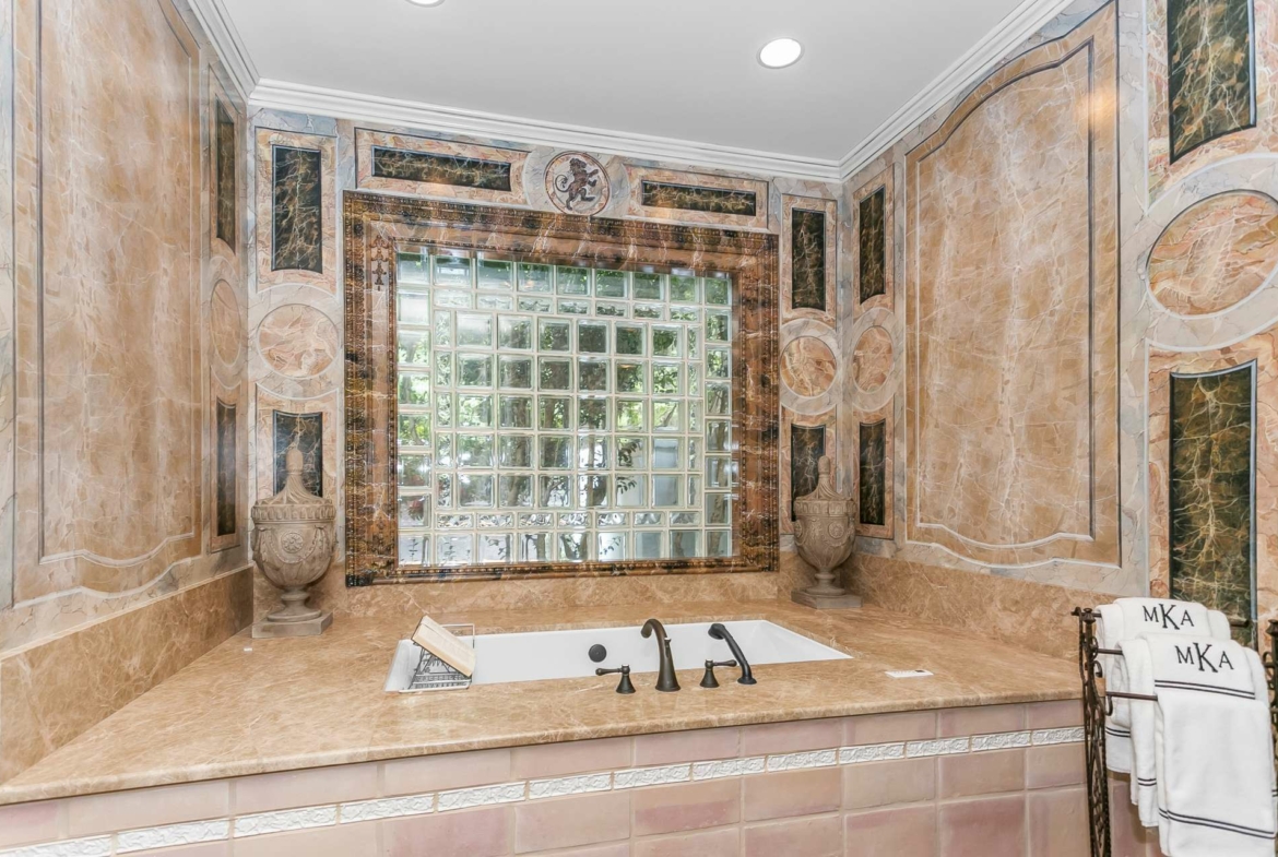 8371 Providence Road, Charlotte, NC, A luxury Mediterranean-style, Mizner-inspired property. Presented by Liza Caminiti, Senior Broker-in-Charge at Ivester Jackson | Christie’s International Real Estate • FINEST RESIDENCES