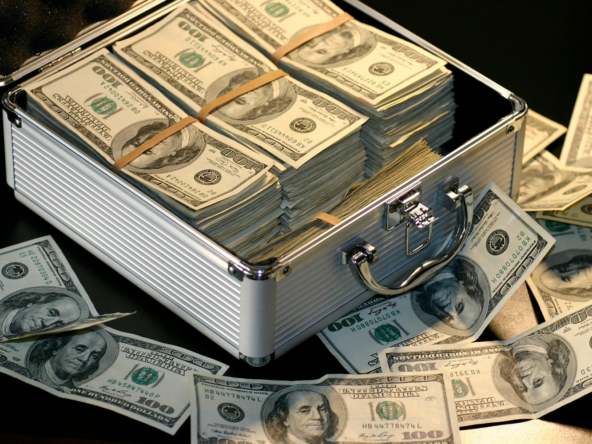 money-web-15Anti-Money Laundering in Luxury Real Estate | Finest Secrets for Residences