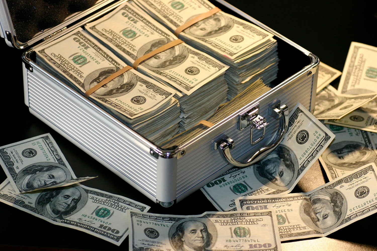 money-web-15Anti-Money Laundering in Luxury Real Estate | Finest Secrets for Residences