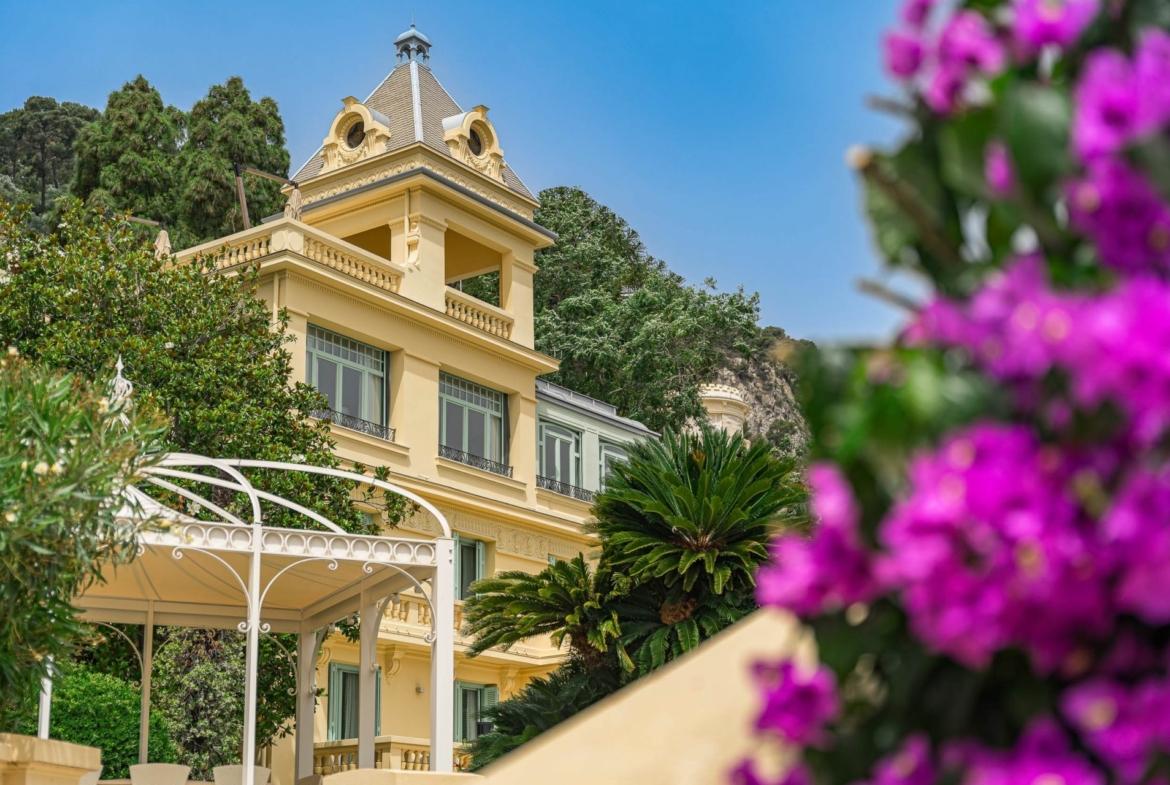 Villa La Rêve d'Azur, an exquisite seaside estate nestled upon Villefranche sur Mer's most expansive parcel of land. | Côte d'Azur Sotheby's International Realty • Buyers to be represented by Finest International | Finest Residences