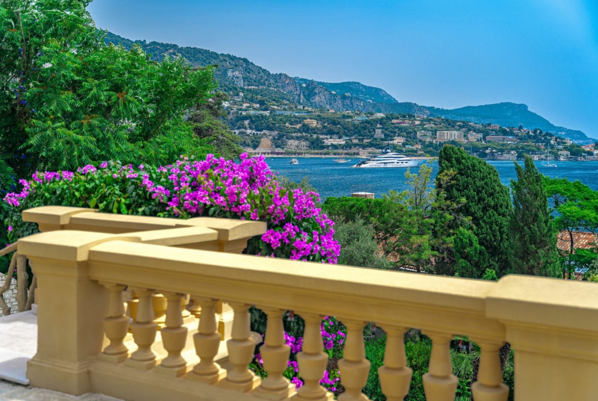 Villa La Rêve d'Azur, an exquisite seaside estate nestled upon Villefranche sur Mer's most expansive parcel of land. | Côte d'Azur Sotheby's International Realty • Buyers to be represented by Finest International | Finest Residences