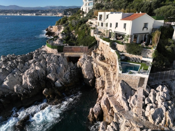 Exceptional Luxury Seafront Villa, Cap de Nice | Listed by Bernard Corcos • Finest International ï FINEST RESIDENCES